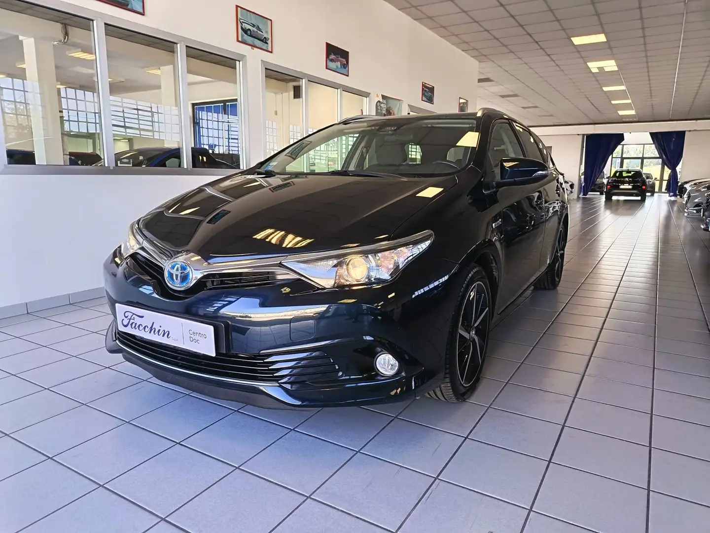 Toyota Auris Touring Sports 1.8 Hybrid Lounge CVT Bleu - 1