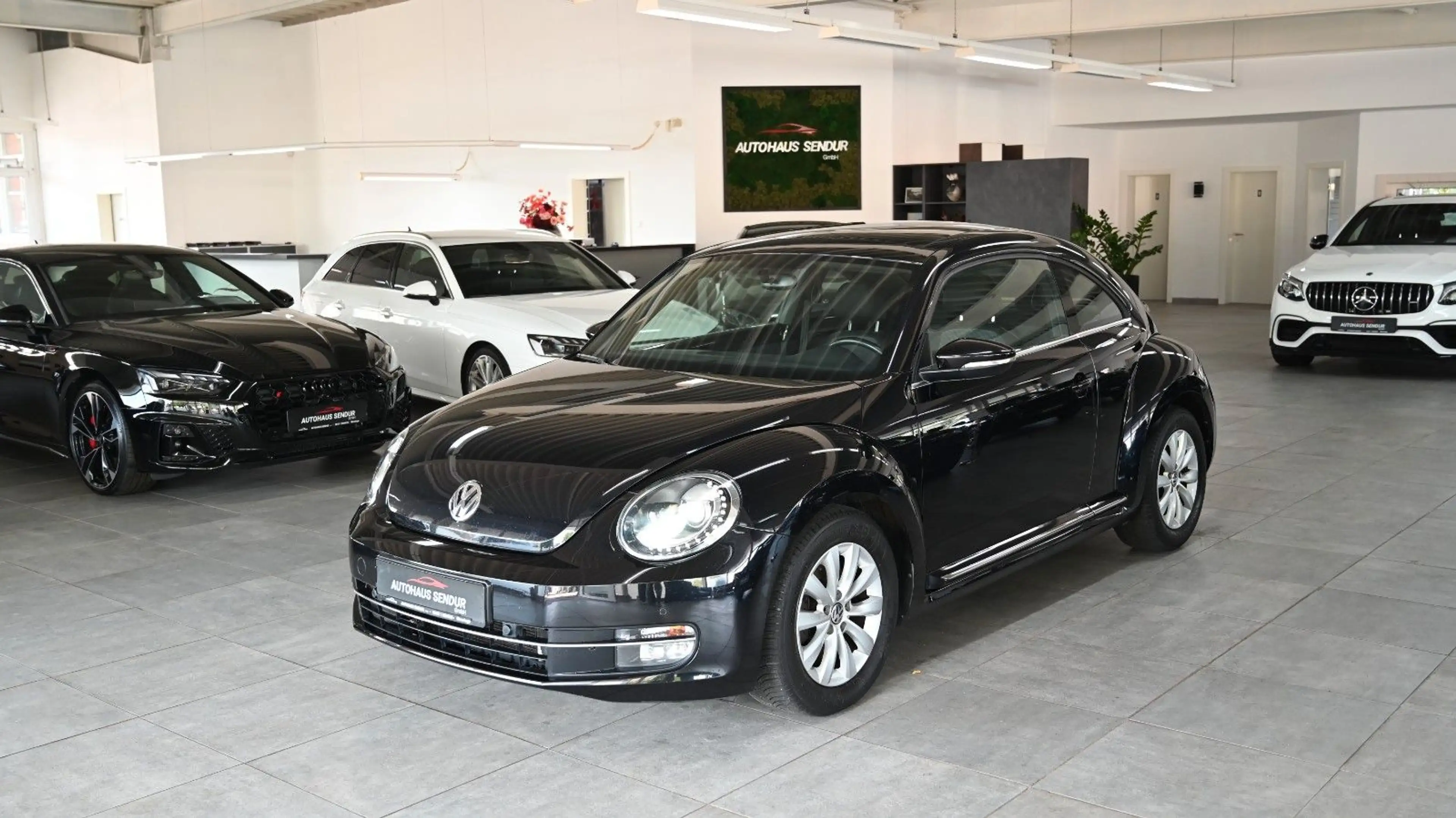 Volkswagen Beetle Lim. Design *TEMPOMAT*NAVI*PANO — photo 2