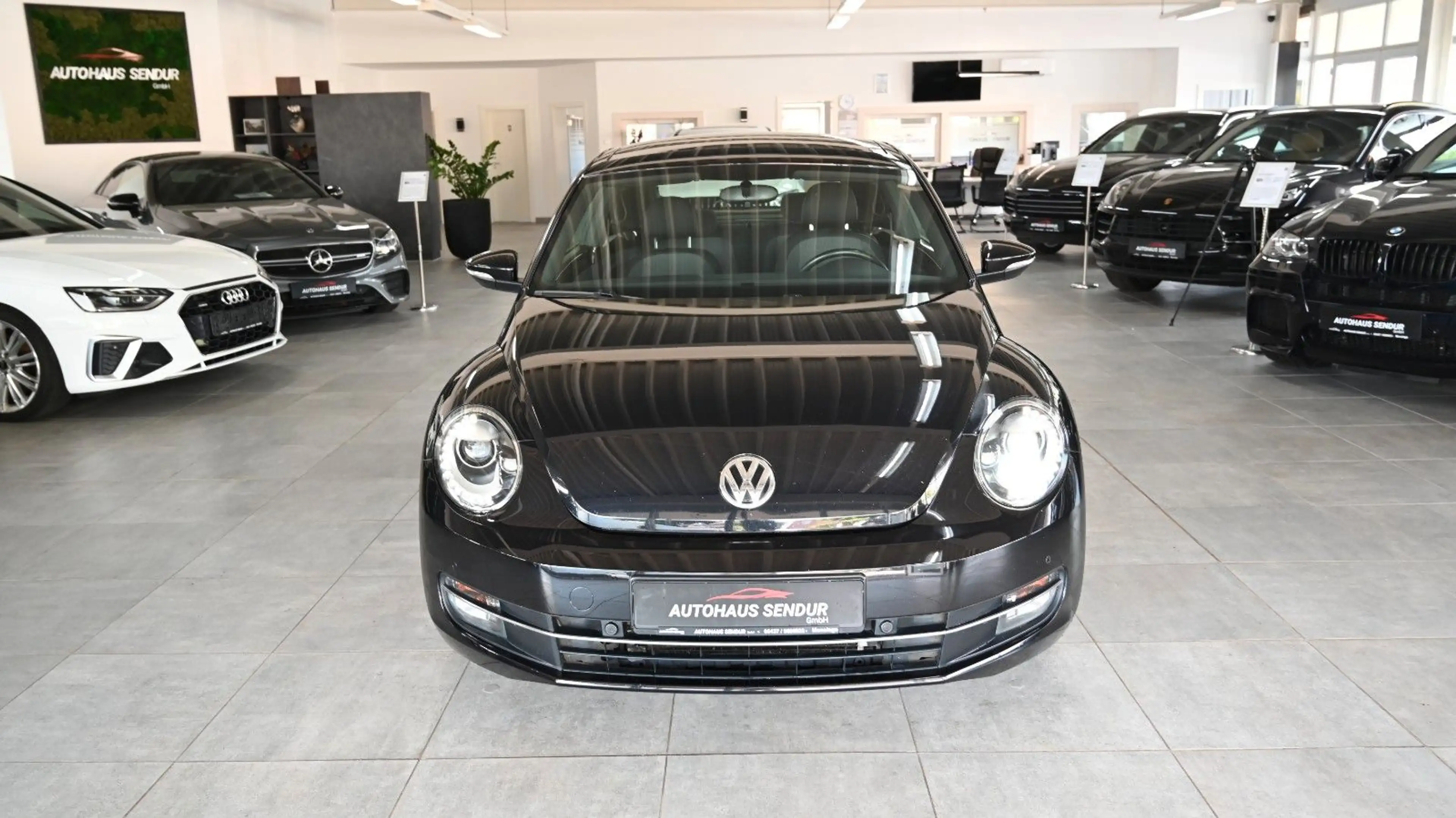 Volkswagen Beetle Lim. Design *TEMPOMAT*NAVI*PANO — photo 9