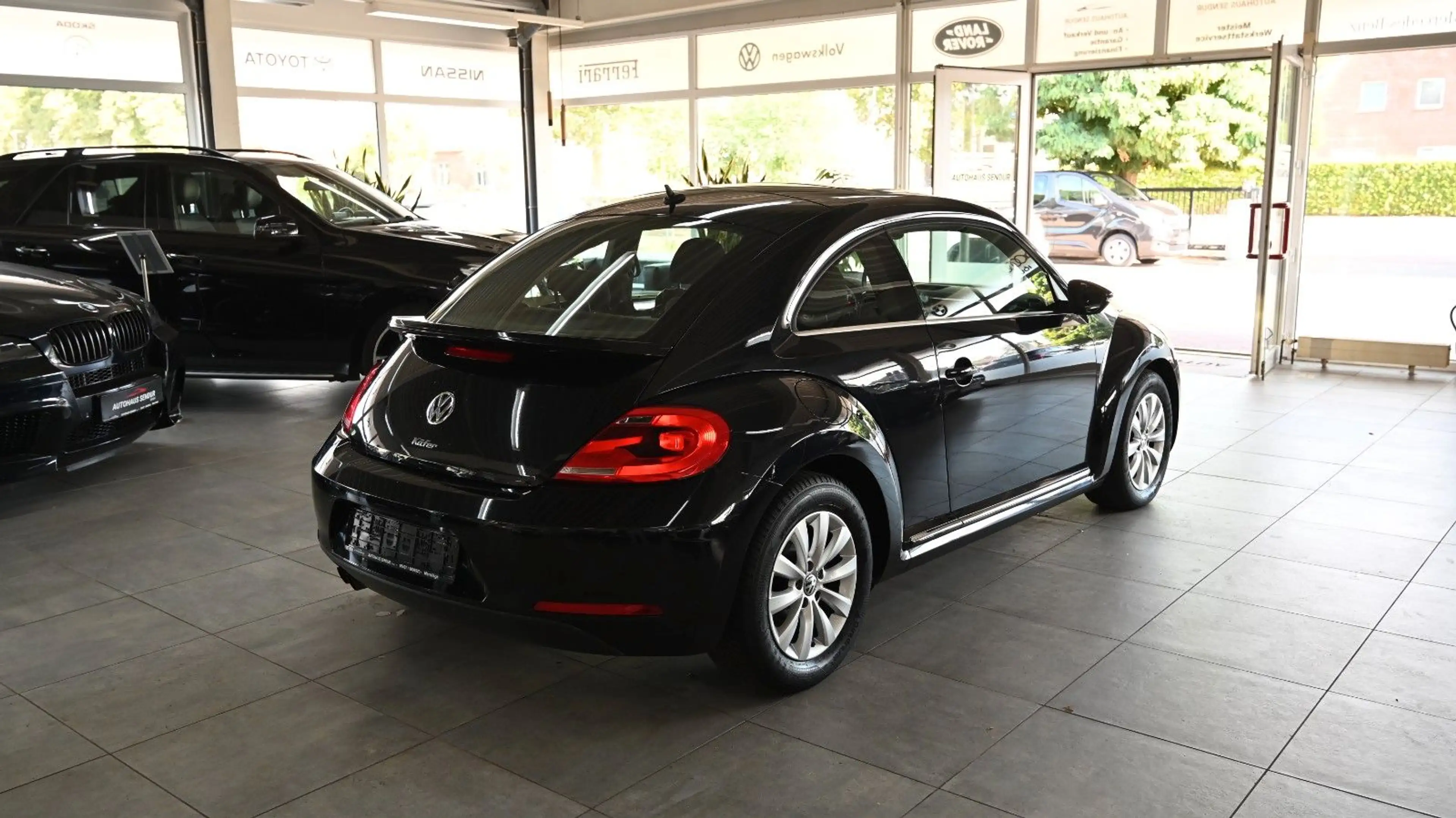 Volkswagen Beetle Lim. Design *TEMPOMAT*NAVI*PANO — photo 6