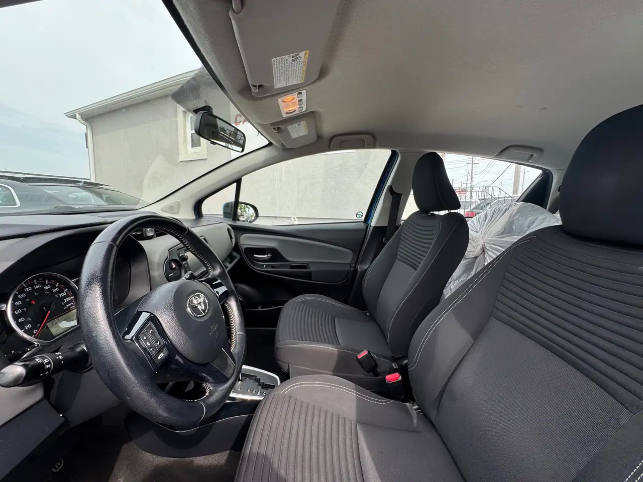 Toyota Yaris снимка Toyota Yaris