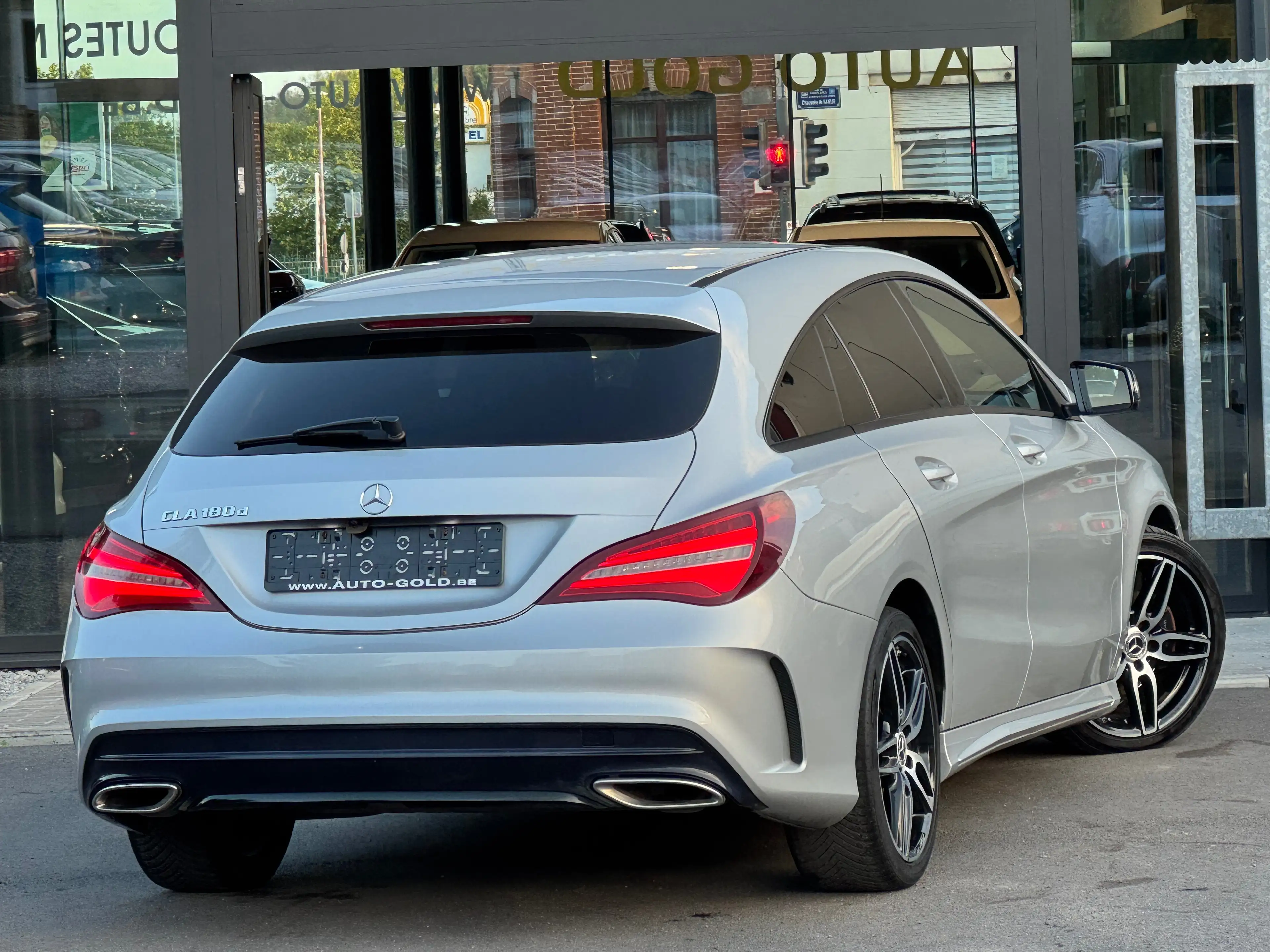 Mercedes-Benz CLA 180 D / PACK AMG / FULLOPTIONS / FACELIFT / 1PROP CARNET — photo 3