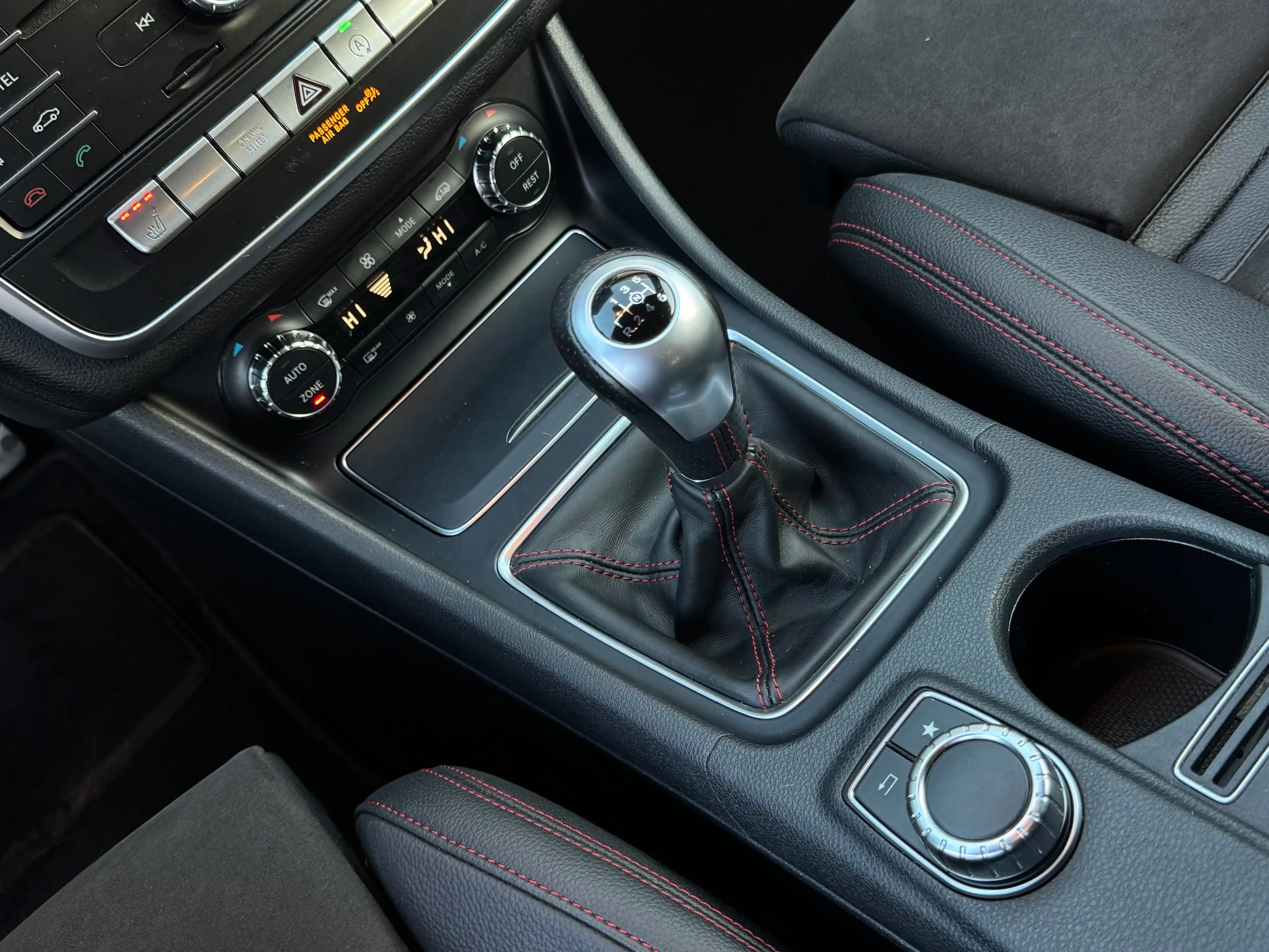 Mercedes-Benz CLA 180 D / PACK AMG / FULLOPTIONS / FACELIFT / 1PROP CARNET — photo 13