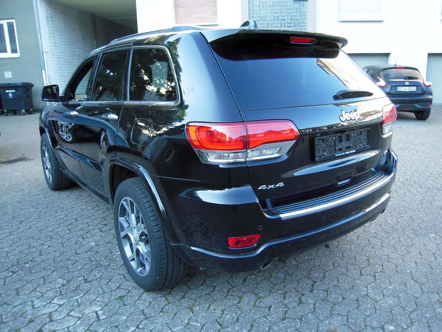 Jeep Grand Cherokee CRD Overland 39900 Km! Inzahlungnahme möglich!! Schwarz - 2
