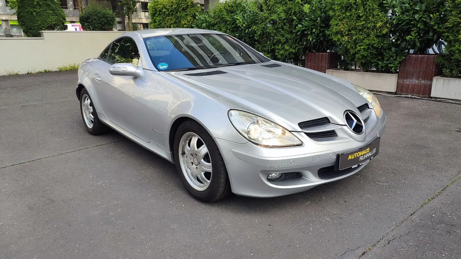 Mercedes-Benz SLK 200 Kompr., Autom.,Leder,Navi.. Silber - 1
