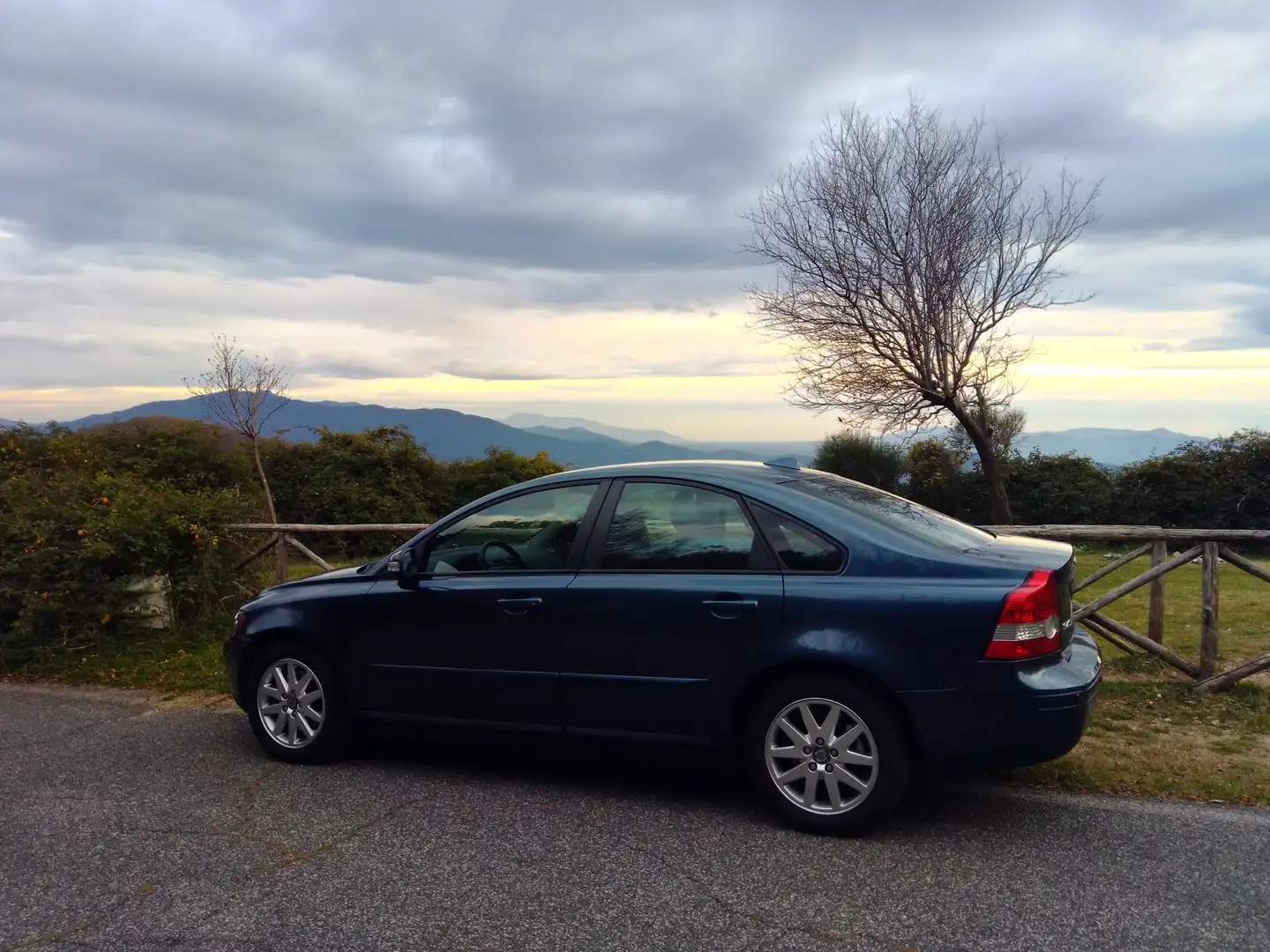 Volvo S40 S40 2.0d Momentum Azul - 1