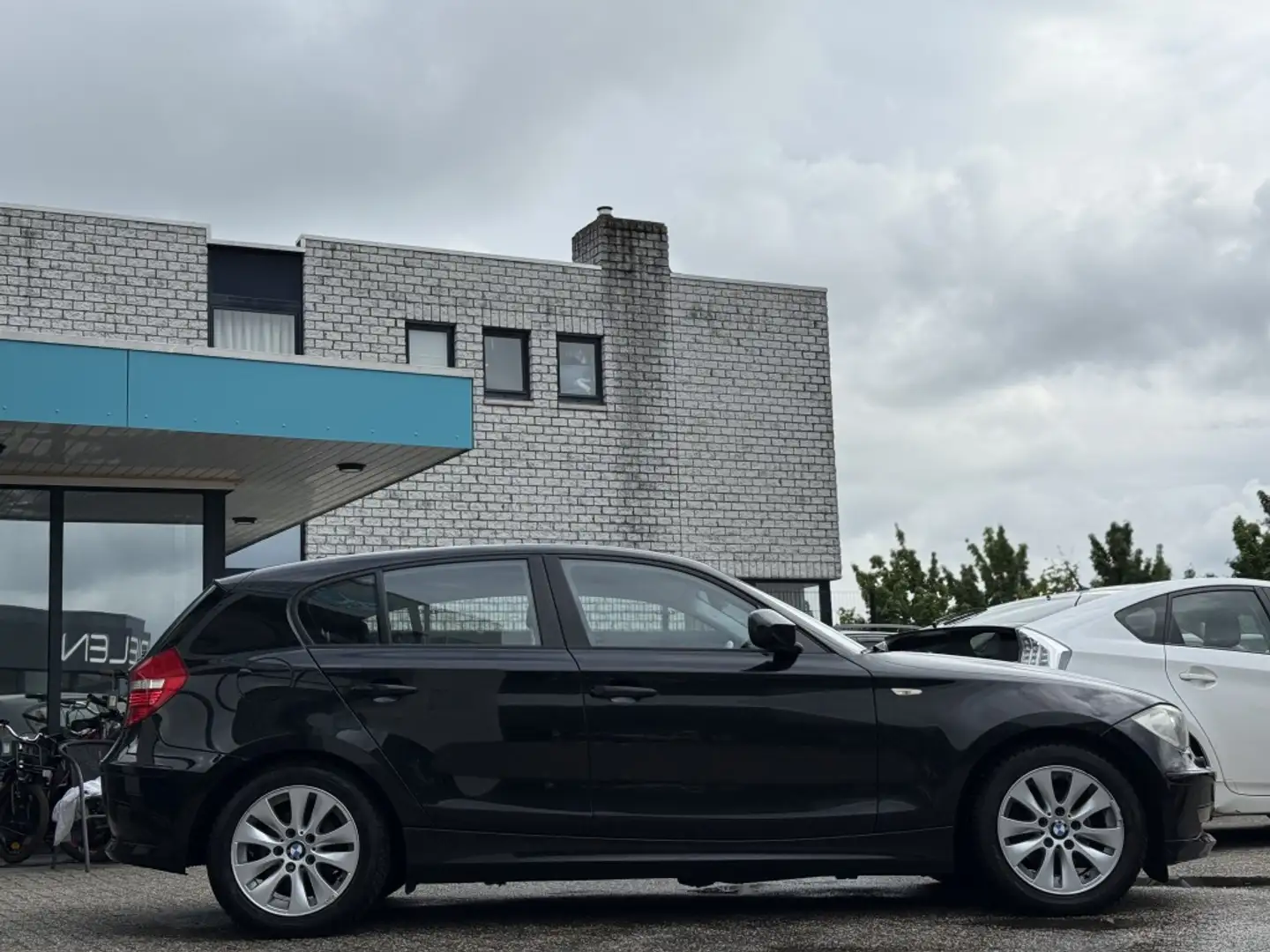BMW 116 1-serie 116d Corp.BnsLineUEd Zwart - 2