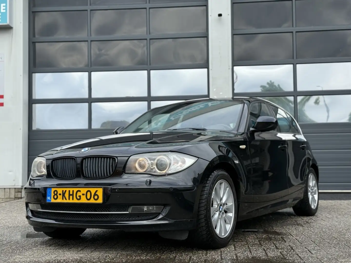 BMW 116 1-serie 116d Corp.BnsLineUEd Zwart - 1