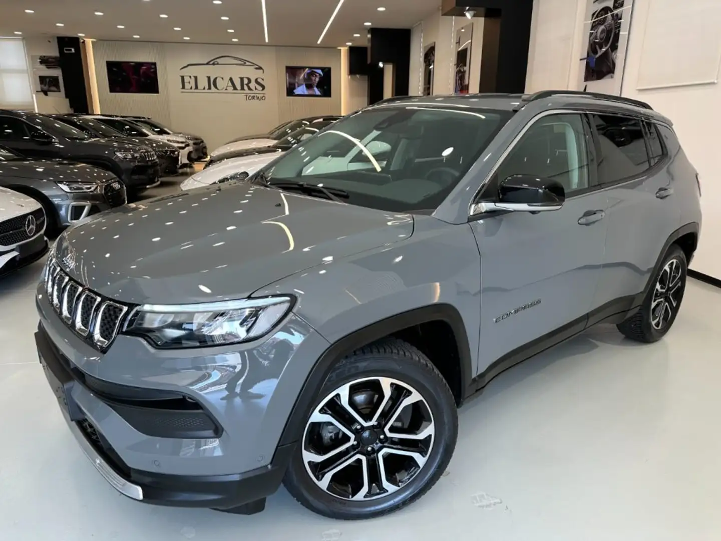 Jeep Compass 1.3 Turbo T4 150 CV aut. 2WD Limited Grigio - 1