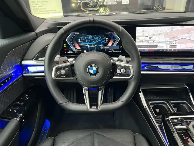 BMW 7 Series view 8
