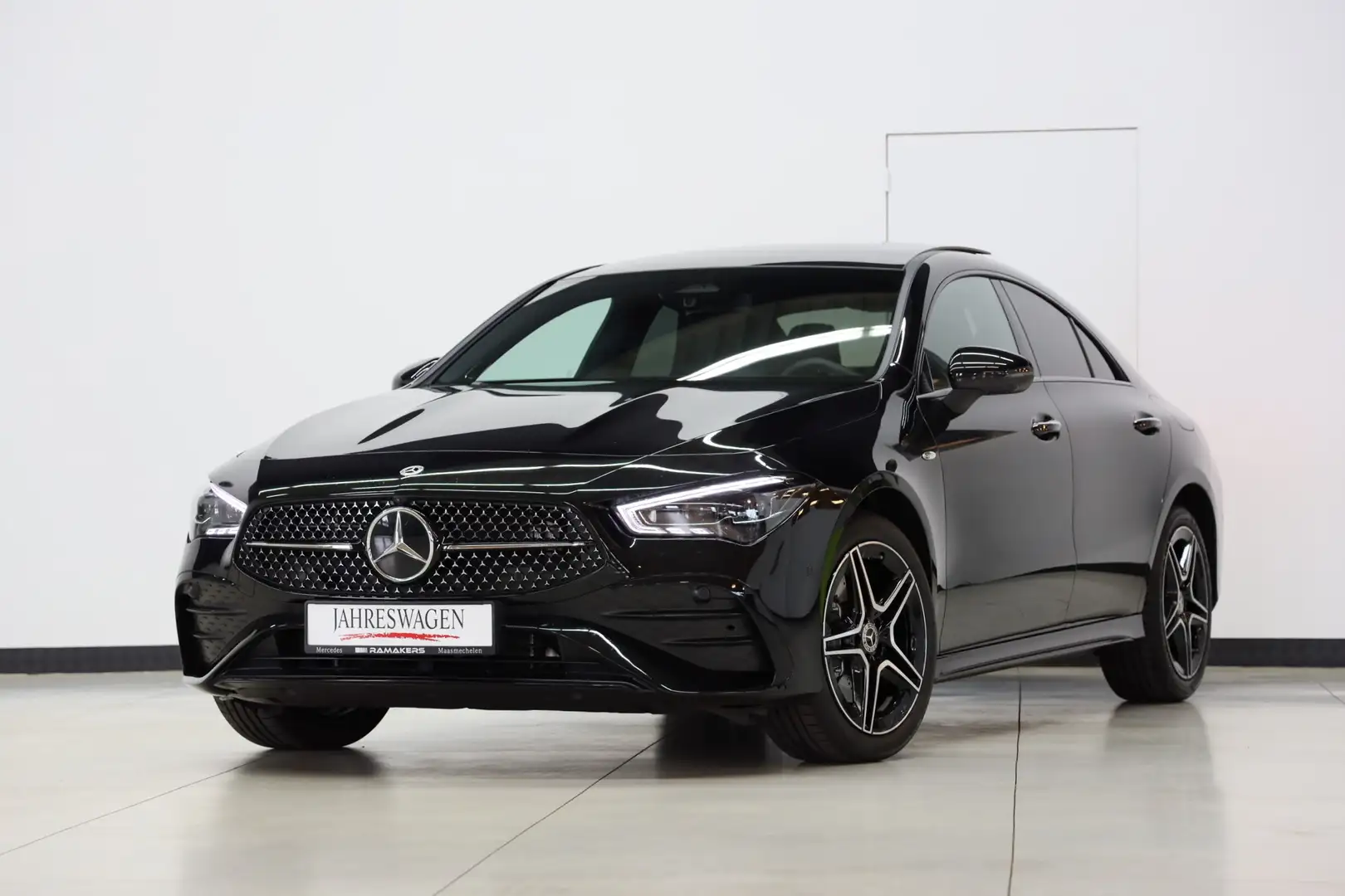 Mercedes-Benz CLA 250 e AMG Premium Plus PANO Distronic+ Burmester Leder Zwart - 1