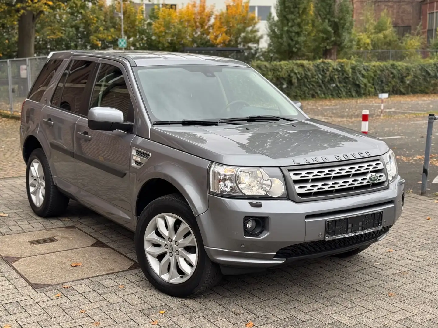 Land Rover Freelander 2 HSE SD4/Automatik/1-Hand/Leder/Navi Grau - 2