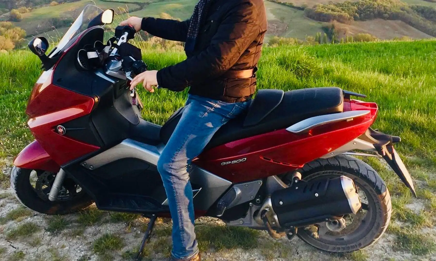 Gilera GP 800 Rosso - 1