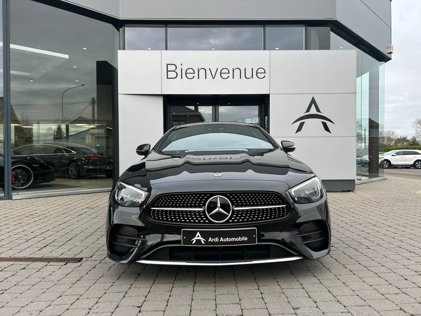 Mercedes-Benz E 220 Coupé *GARANTIE*1ER PROP*PACK AMG*NEW LIFT*LED* Noir - 2