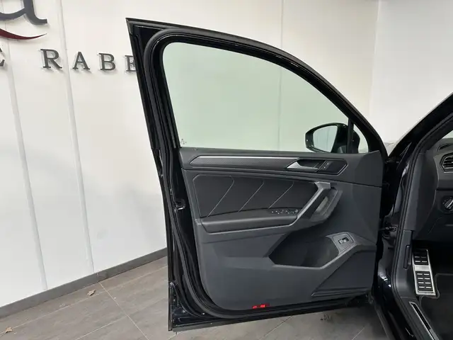 Volkswagen Tiguan view 8