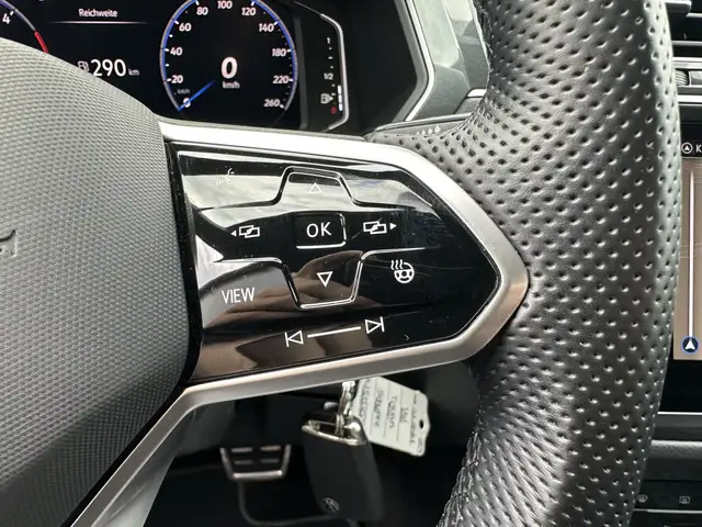 Volkswagen Tiguan view 13