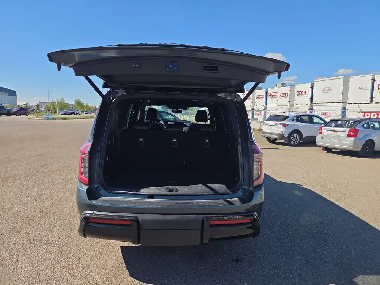 Nissan Armada снимка Nissan Armada
