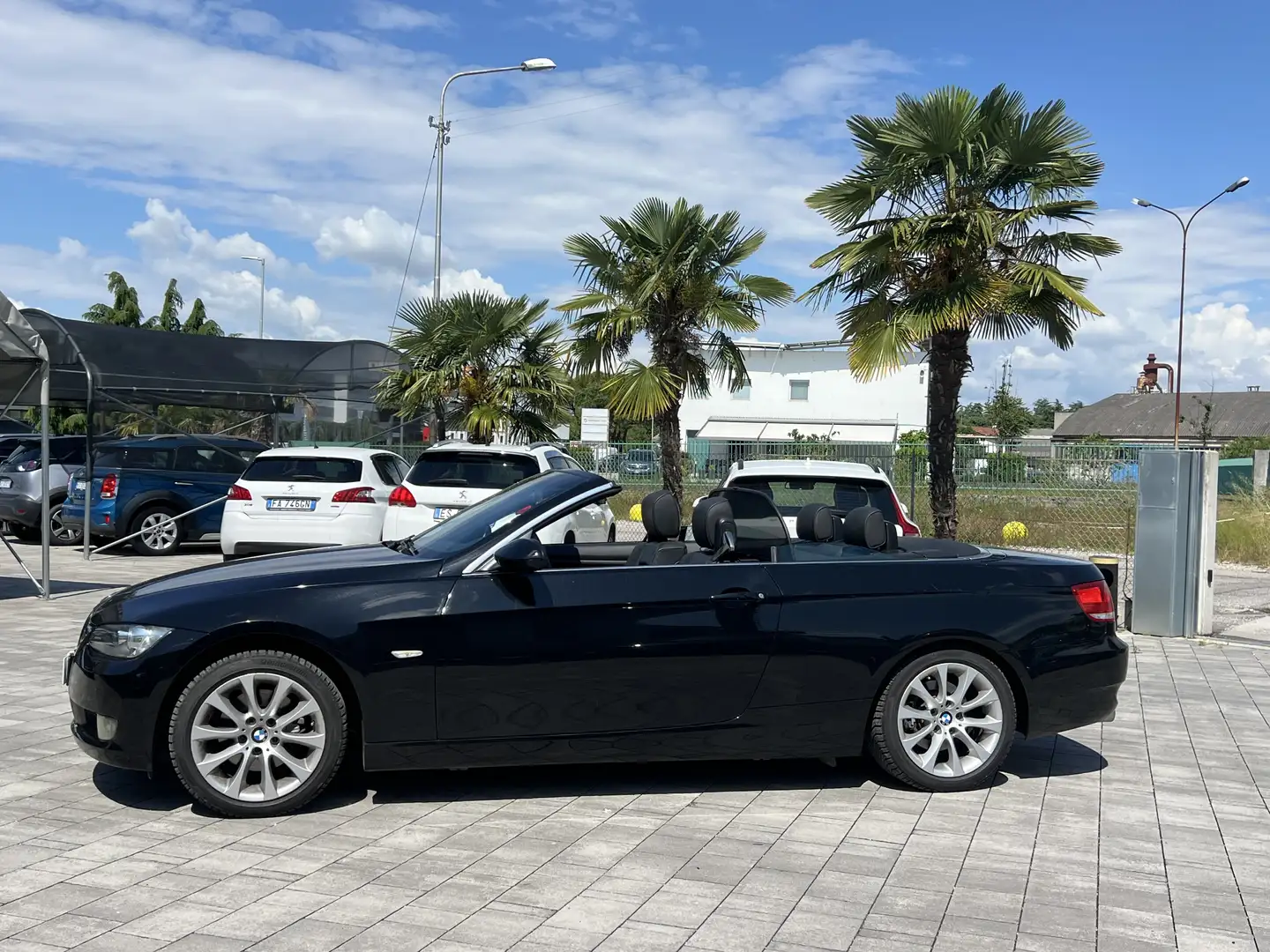 BMW 320 320i Cabrio Futura 170cv Noir - 2