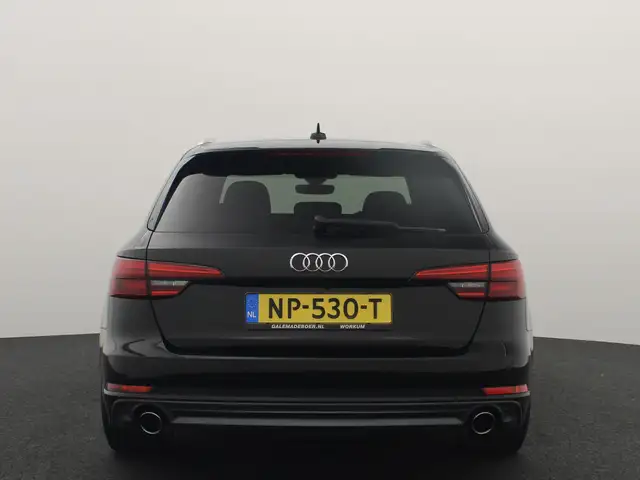 Audi A4 view 4