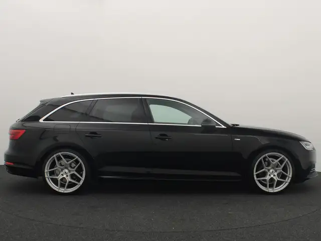 Audi A4 view 18