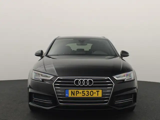Audi A4 view 20