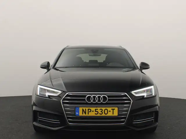 Audi A4 view 21