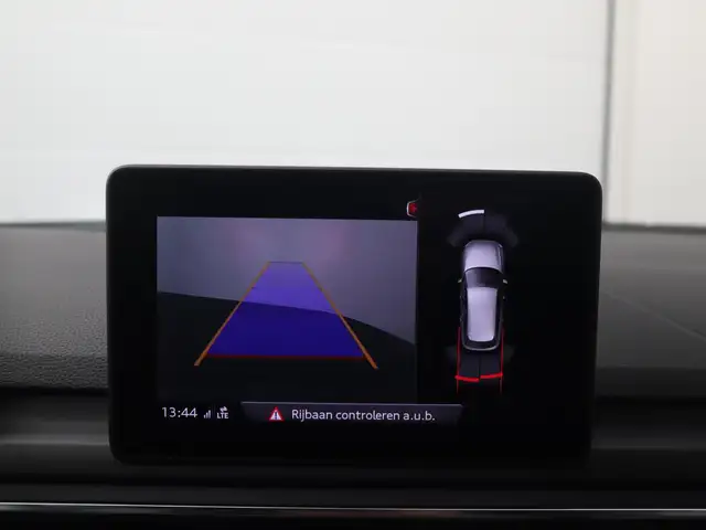 Audi A4 view 10