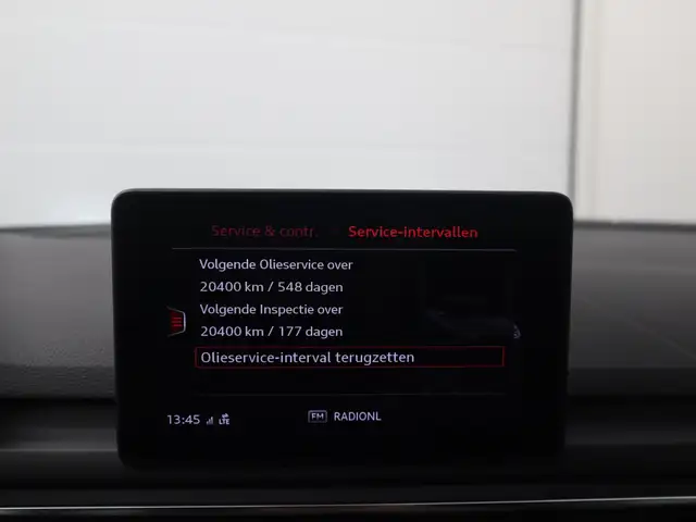Audi A4 view 13
