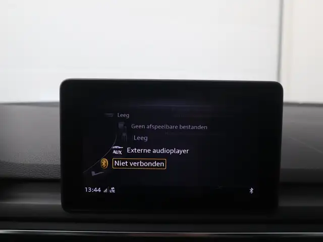 Audi A4 view 26