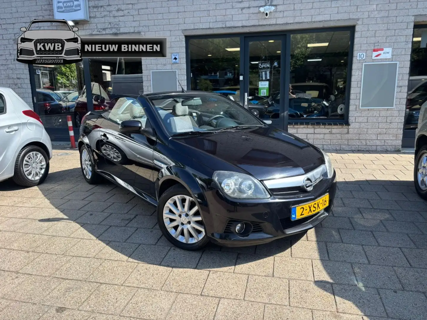 Opel Tigra TwinTop 1.8-16V Enjoy Airco Apk Cabrio Zwart - 1
