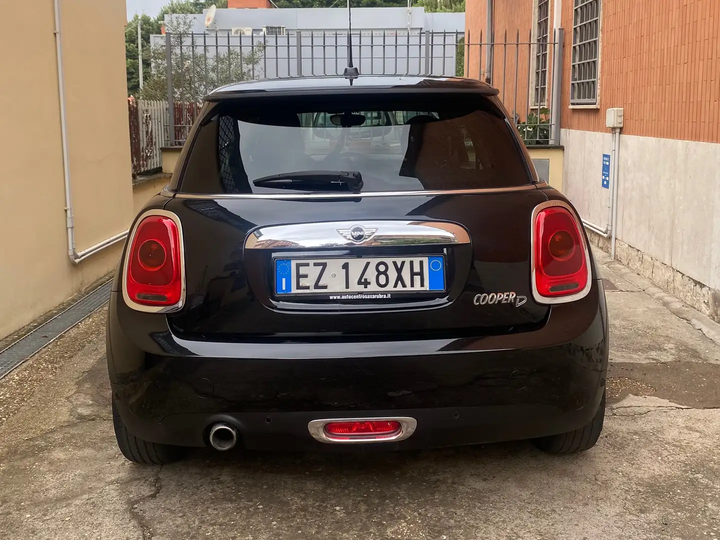 MINI Cooper D Mini IV F55-F56 20141.5 3p auto Černá - 2