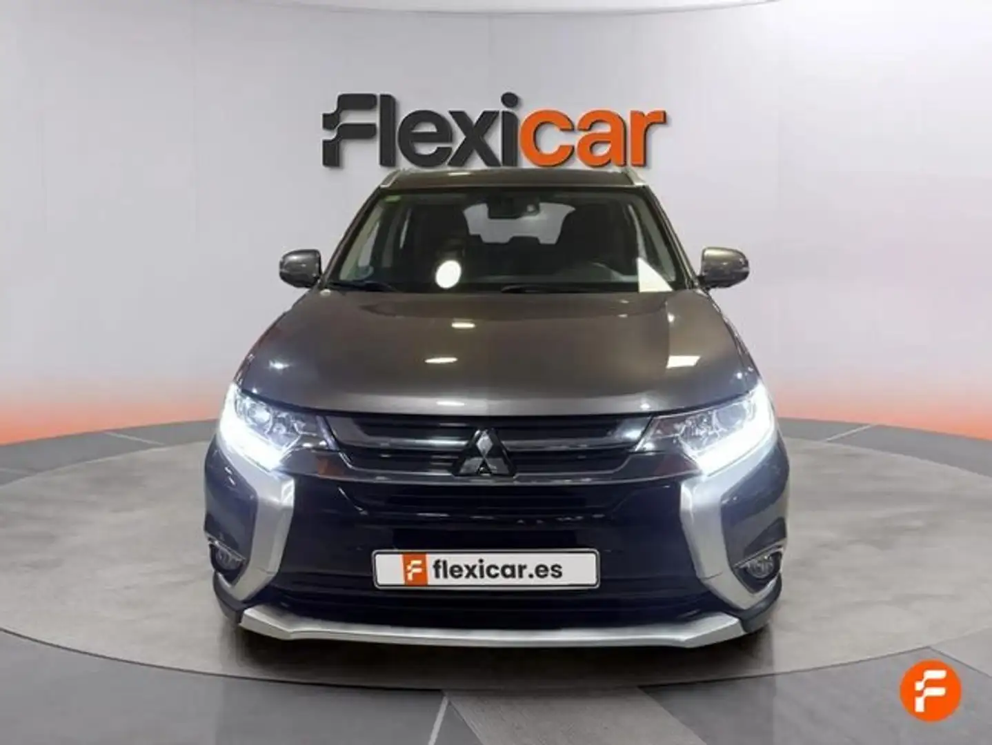 Mitsubishi Outlander 200 MPI Motion 2WD 5pl. CVT Marrón - 2
