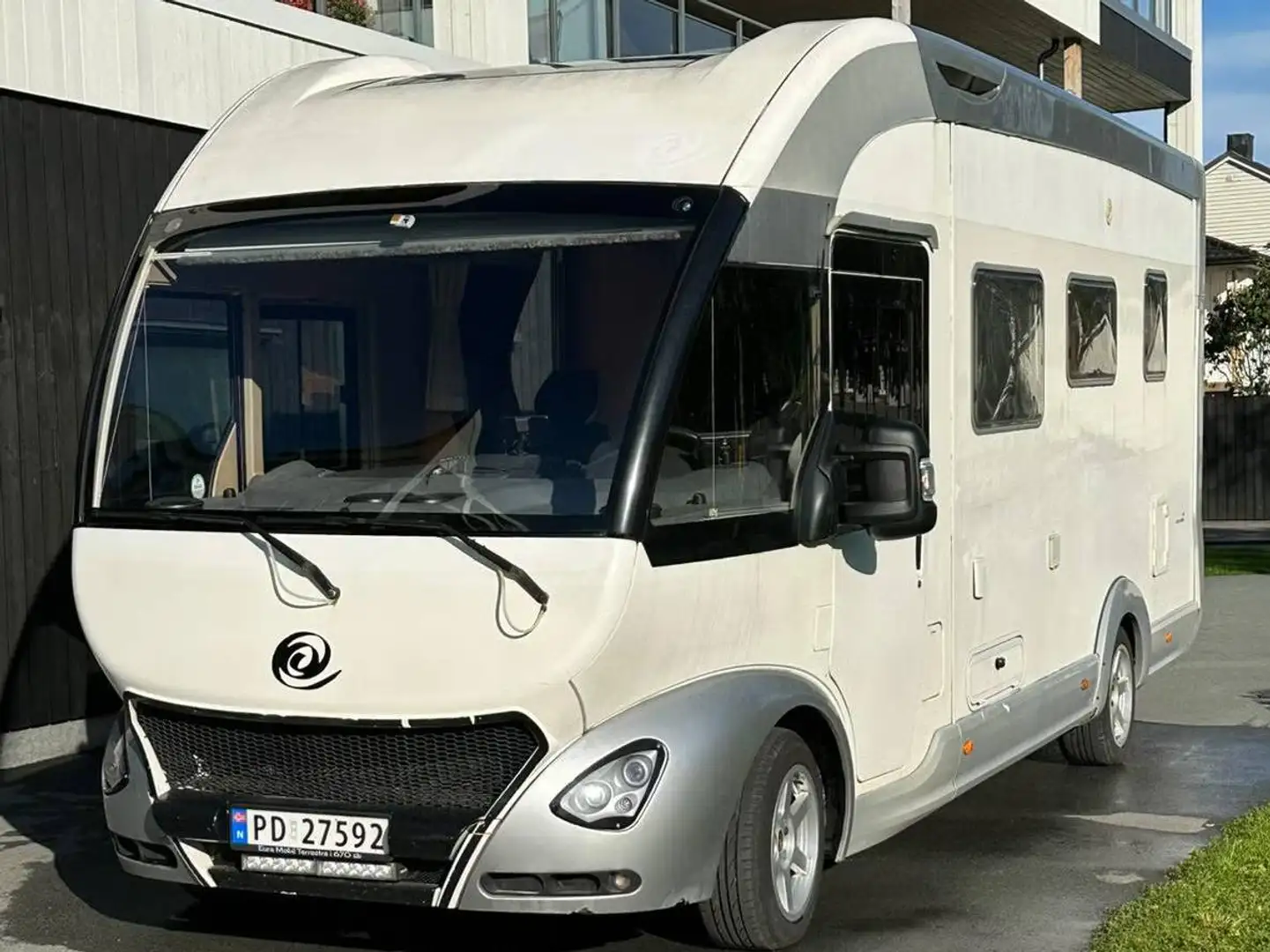 Caravans-Wohnm Euramobil Terrestra TI 670 SB 2008 Weiß - 1