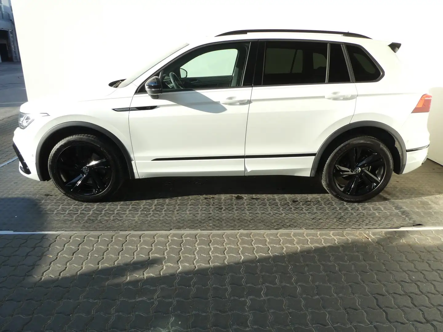 Volkswagen Tiguan R-Line TDI 4MOTION DSG Weiß - 2