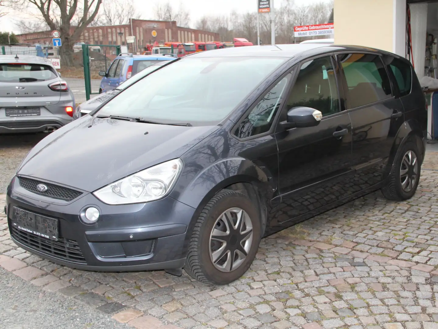 Ford S-Max Ambiente Gris - 1