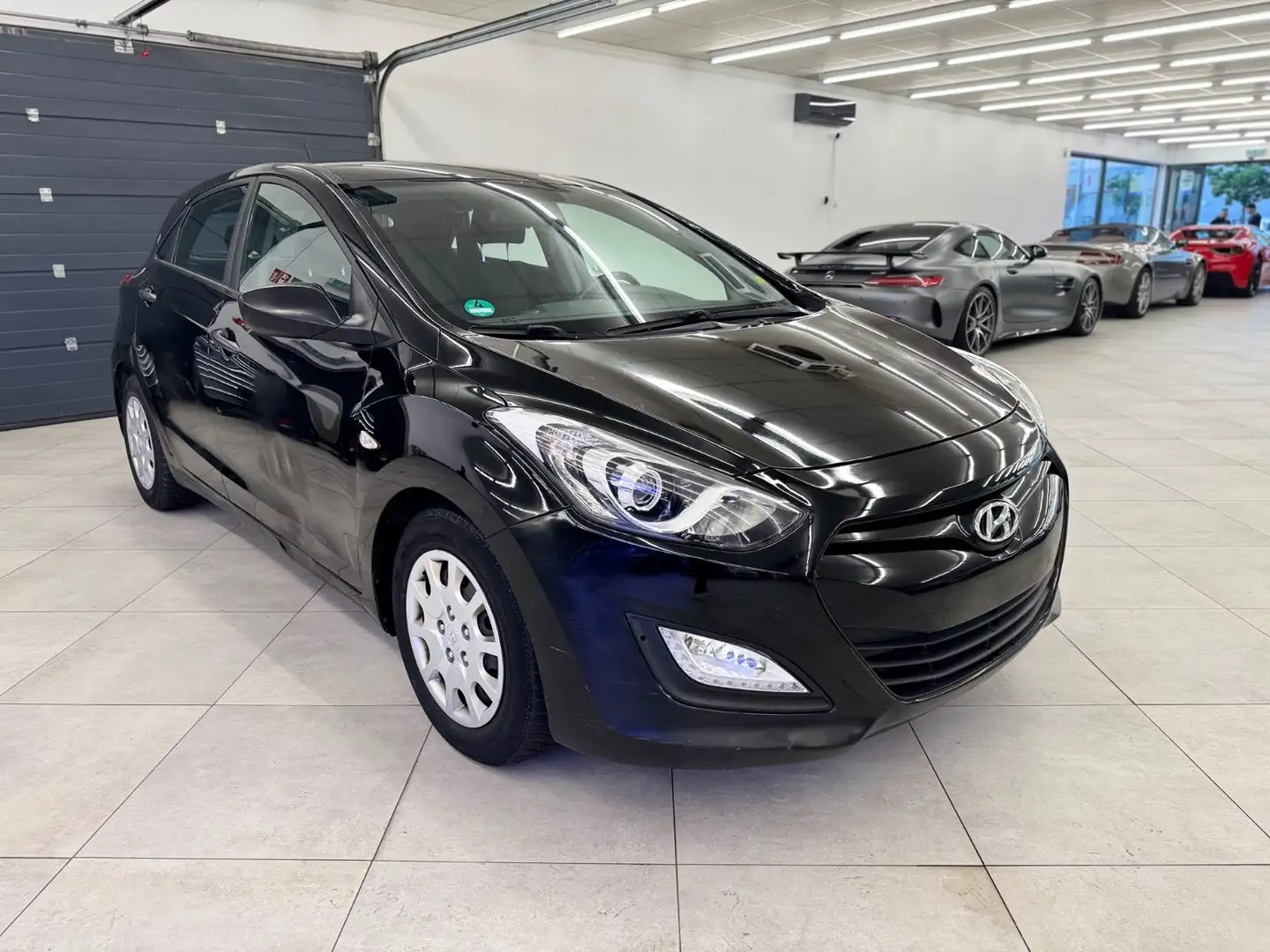 Hyundai i30 Classic TÜV NEU Schwarz - 1