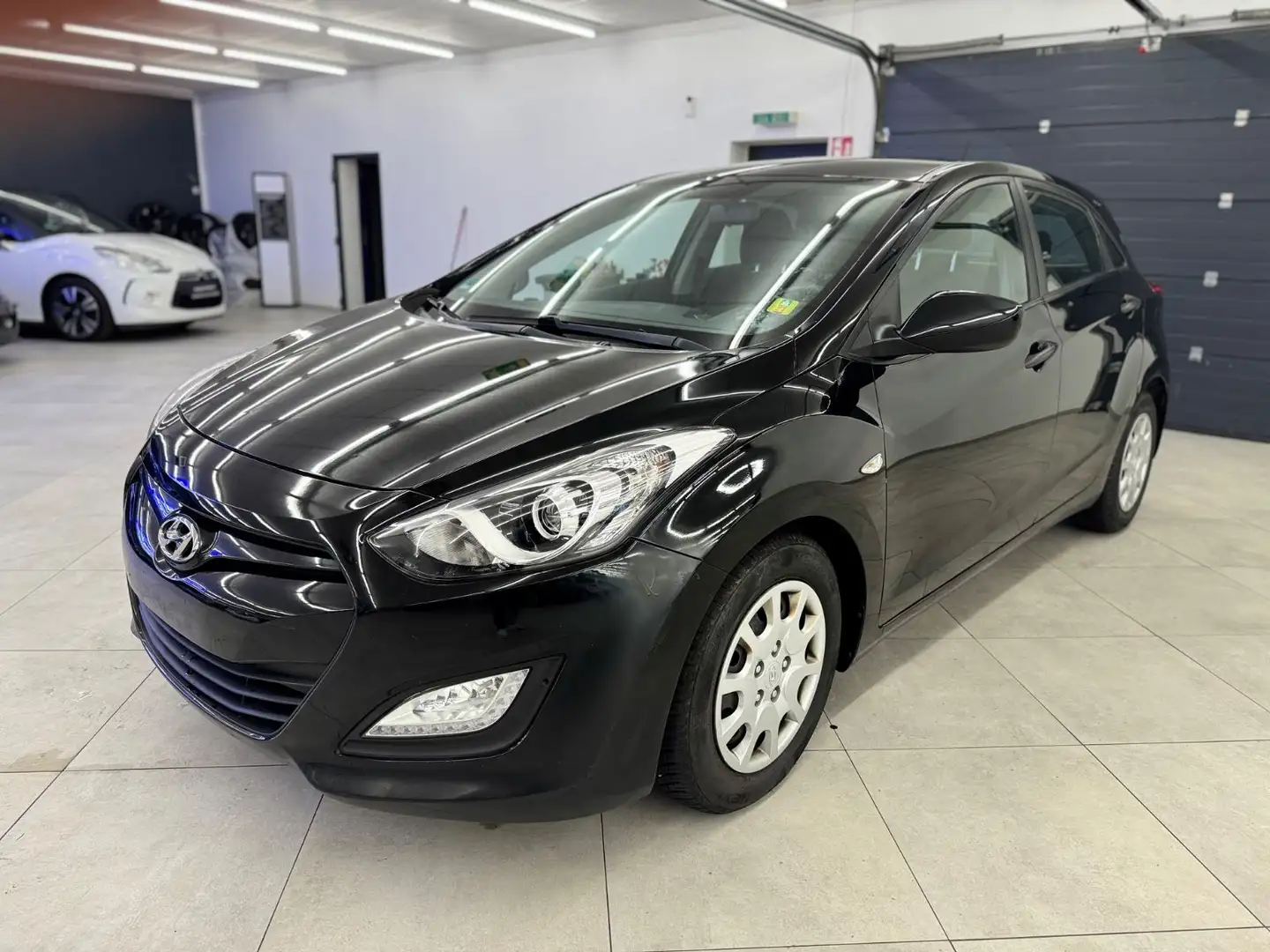 Hyundai i30 Classic TÜV NEU Schwarz - 2
