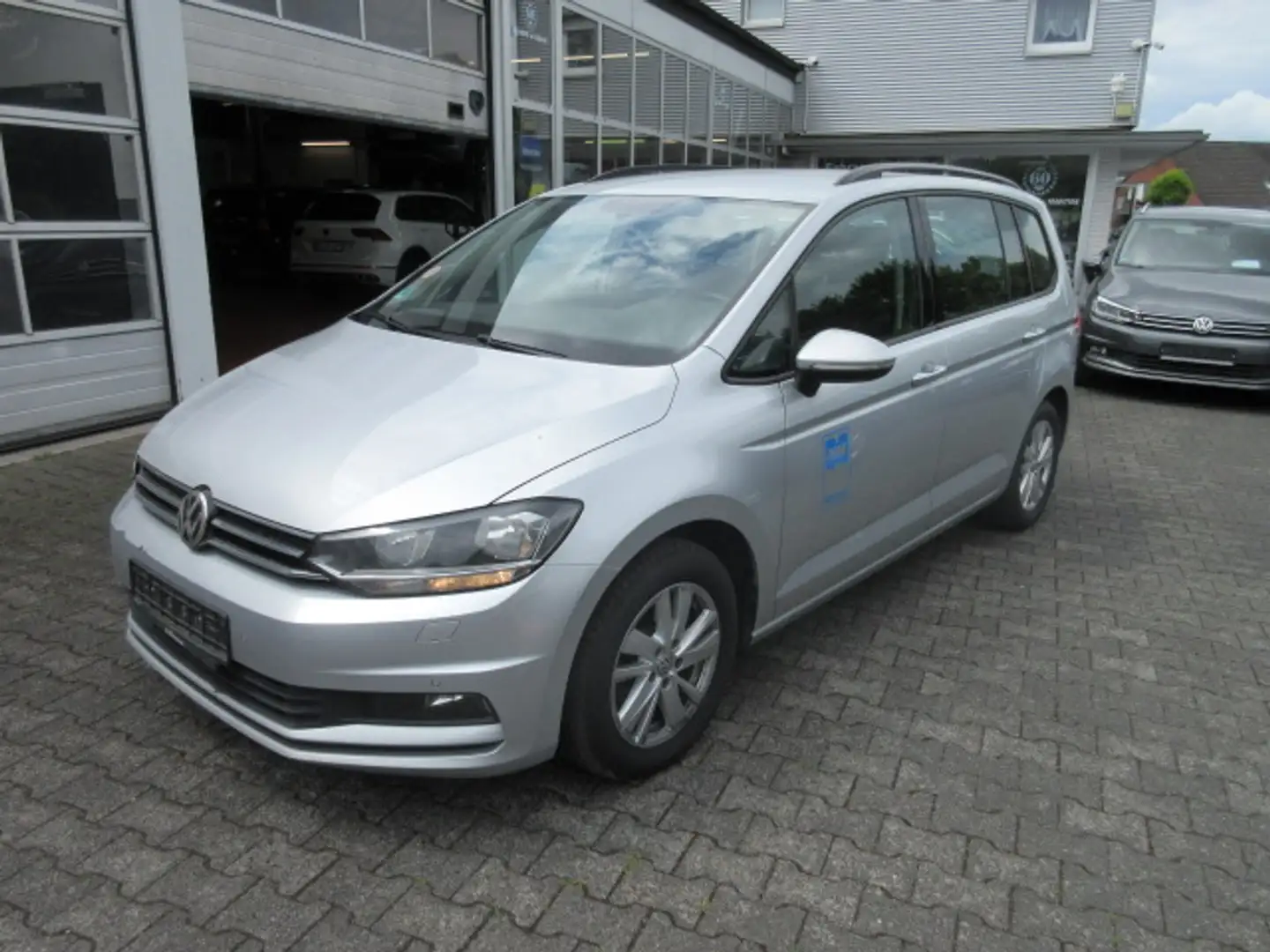 Volkswagen Touran Comfortline 2.0 TDI NAVI ALU APS SITZHEIZUNG ACC Silber - 1