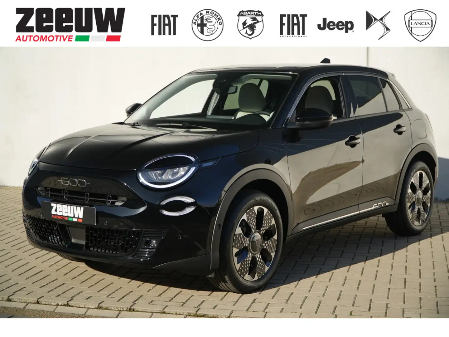Fiat 600 1.2 Hybrid 136 PK La Prima | Navi | Camera | Carpl Zwart - 1