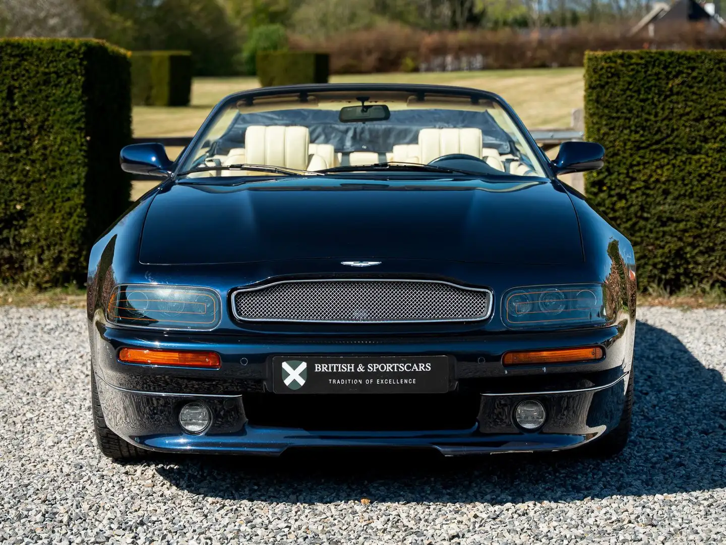 Aston Martin V8 Volante LWB / 1 of 63 / Last One Produced Bleu - 2