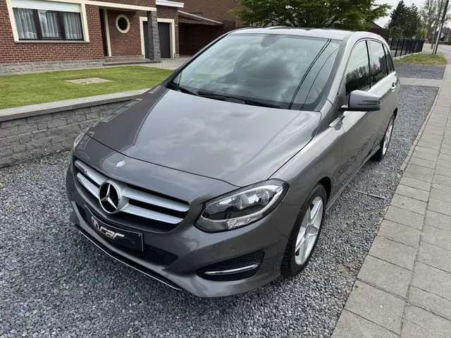 Mercedes-Benz B 180 B 180 d BOITE AUTO/NAVI/CLIM/JANTES/GARANTIE 1 AN