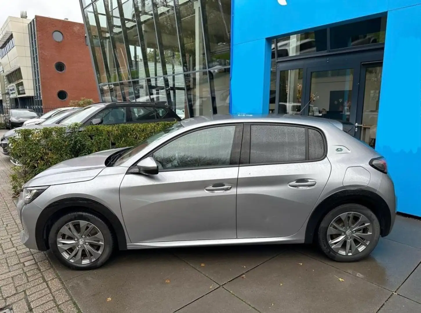 Peugeot e-208 COMING SOON 50kWh ALLURE GARANTIE 8 ANS + 1 TOTAL Gris - 1