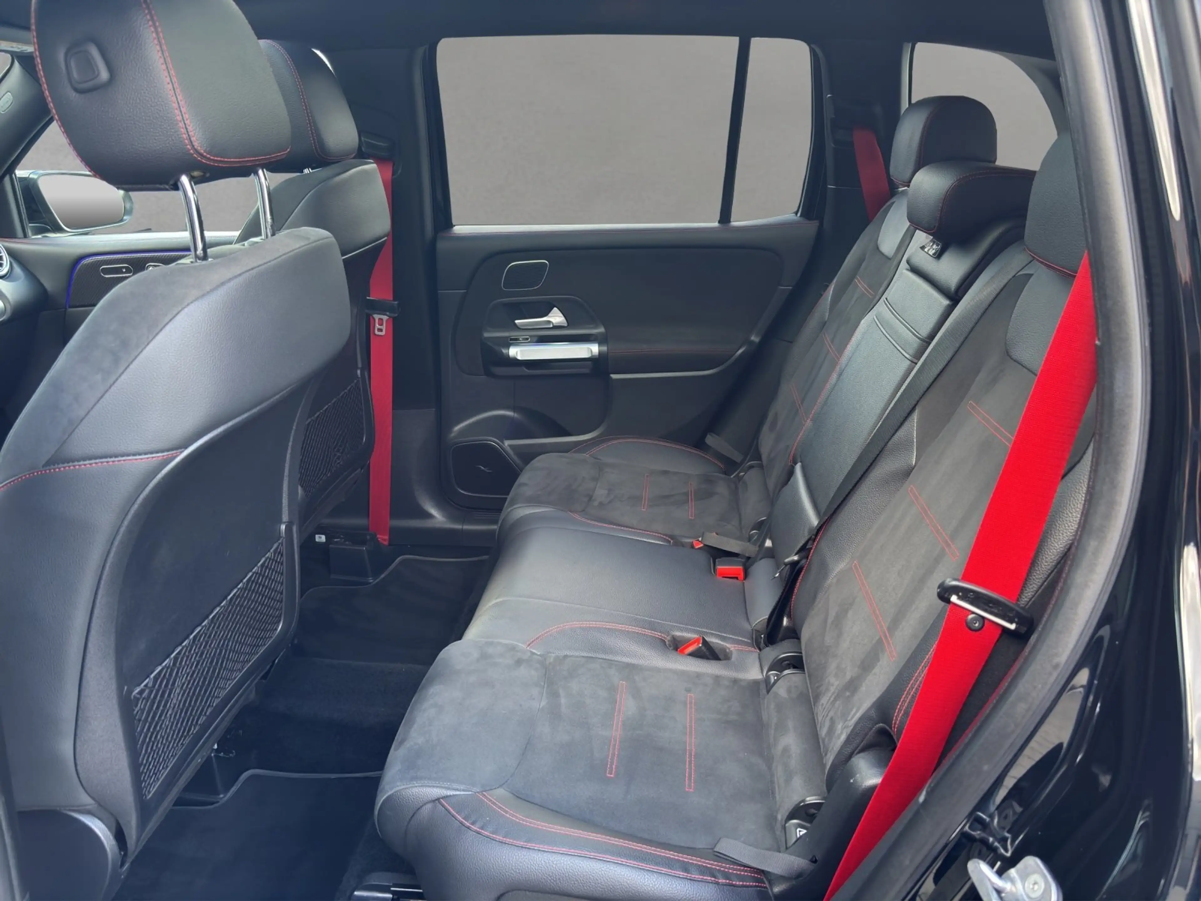 Mercedes-Benz GLB 35 AMG GLB35 AMG Pano DISTR Standh AHK Burm MLED 7-Sitz — photo 8