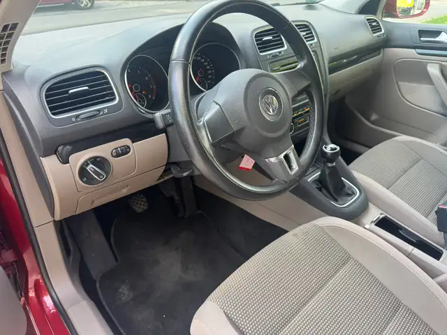 Volkswagen Golf view 9