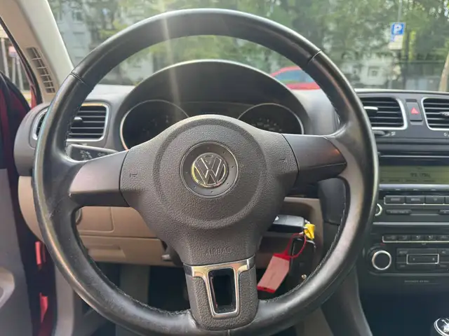 Volkswagen Golf view 11
