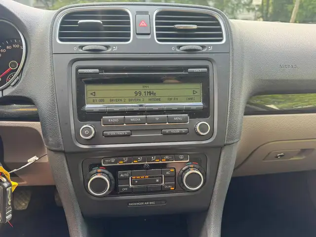 Volkswagen Golf view 12