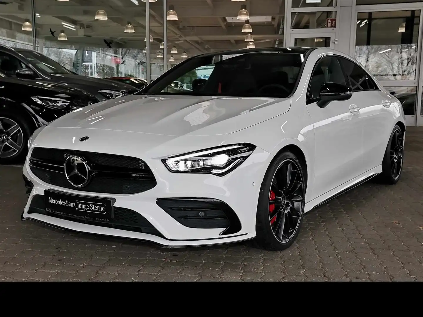 Mercedes-Benz CLA 35 AMG 4M Coupé AMG MBUX+360°+Pano+M-LED Weiß - 1
