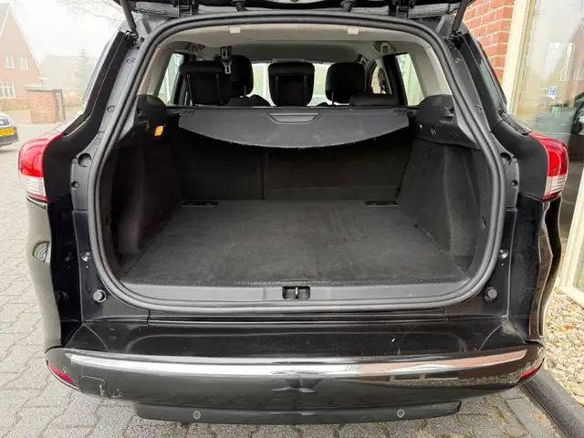 Renault Clio view 6