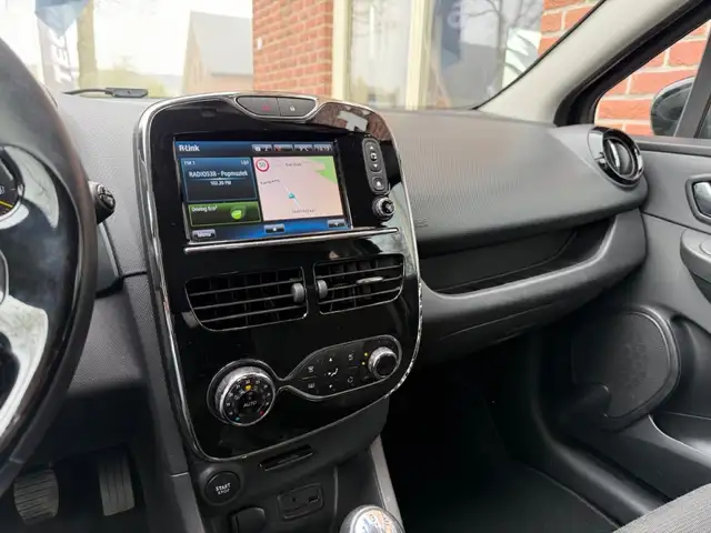 Renault Clio view 24