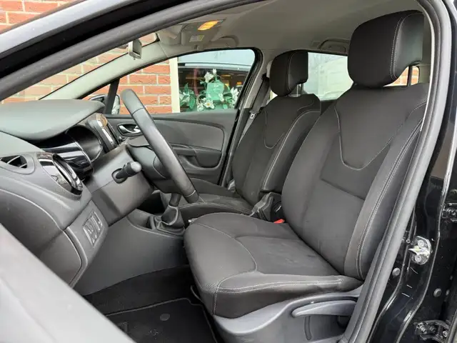 Renault Clio view 4